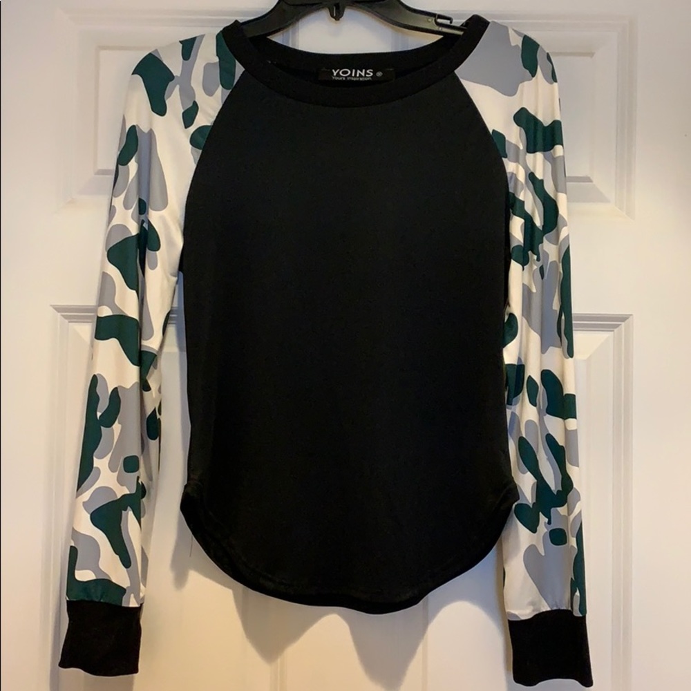Long sleeve scoop neck top